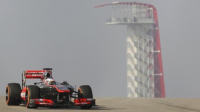 El baile de fichajes anima la penúltima carrera