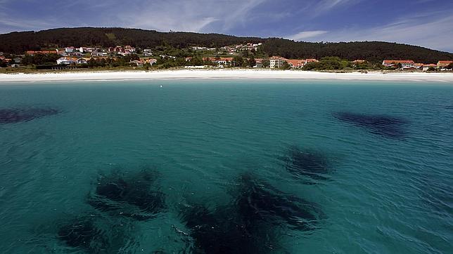 Las playas arrasadas por el Prestige, once años después