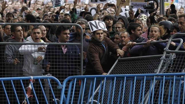 Hasta 600.000 euros de sanción por rodear el Congreso