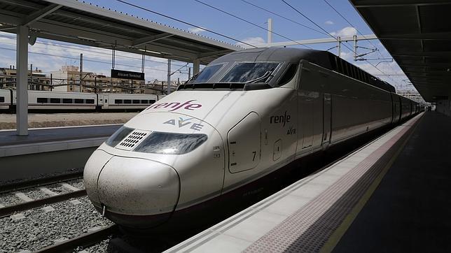 Renfe congelará las tarifas del AVE en 2014