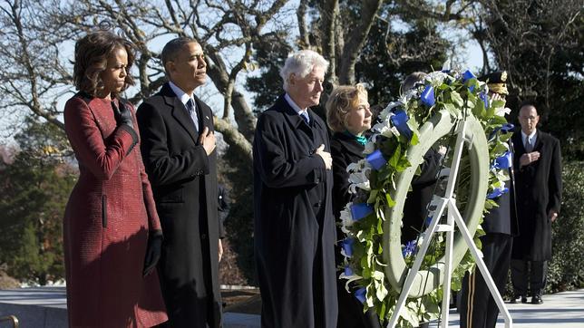 Obama, desdibujado entre el mito Kennedy y la popularidad de Bill Clinton