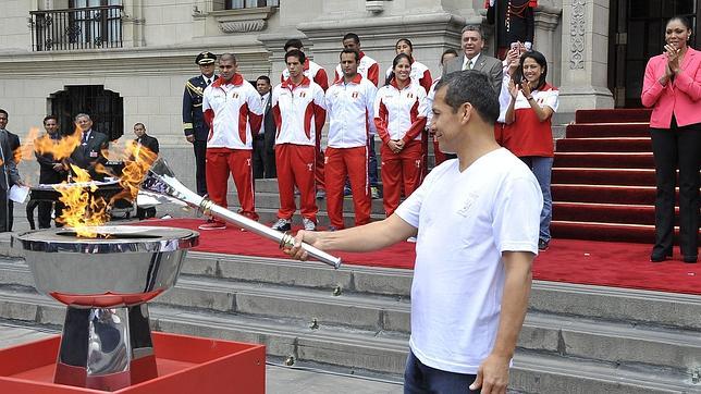 Humala niega que en Perú haya un Gobierno paralelo como con Fujimori