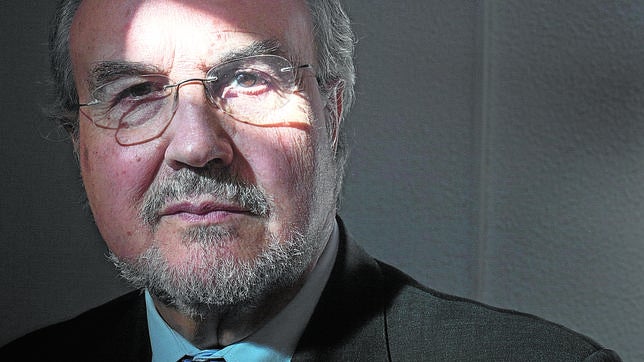 Pedro Solbes: «La economía española ha tocado fondo y ahora vamos a ir para arriba»
