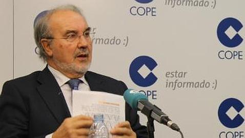 Pedro Solbes reconoce que hay «cosas buenas» en la reforma del sistema de pensiones