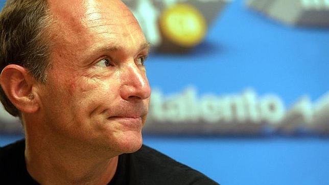 Berners-Lee, padre fundador de internet: «El espionaje amenaza la democracia de la Red»