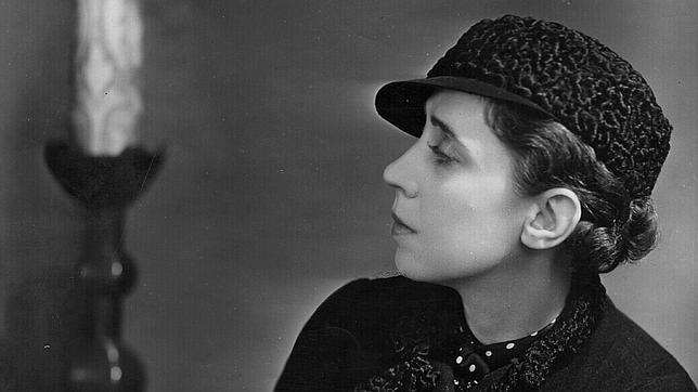 Elsa Schiaparelli sale a subasta y vuelve a las pasarelas