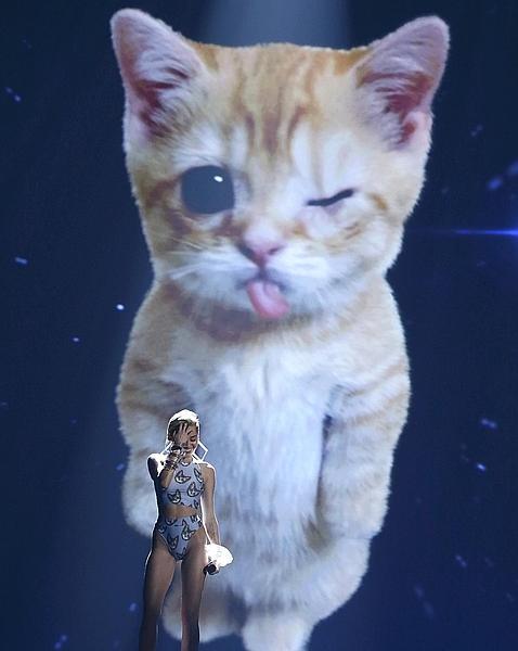 Momento final de la actuación de Miley Cyrus en los AMA