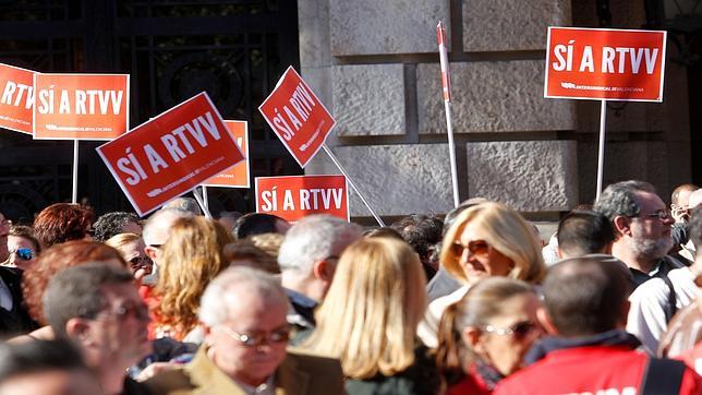 La Generalitat comunica al comité que no acepta su plan y cerrará RTVV