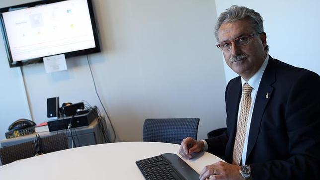 Raúl López, alcalde de Coslada: «Mi sueldo es el tercero más bajo de los grandes municipios de Madrid»