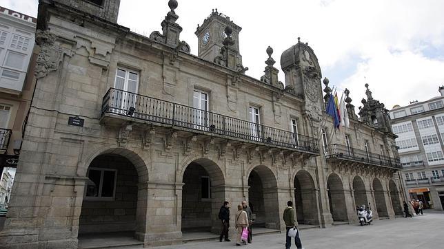 Pilar de Lara requisa «información adicional» del Ayuntamiento de Lugo