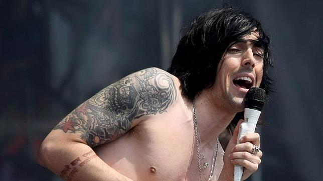 Un excantante de la banda británica Lostprophets admite haber abusado de un bebé
