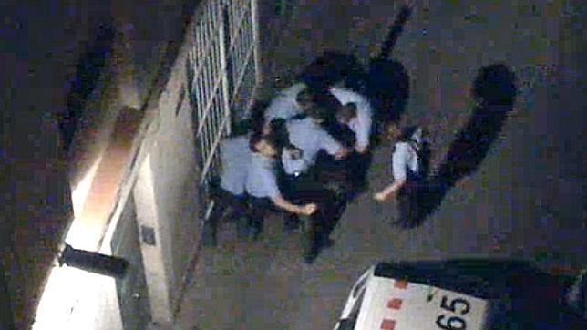 Denuncian al sindicato de Mossos por revelar el estado serológico del fallecido en el Raval