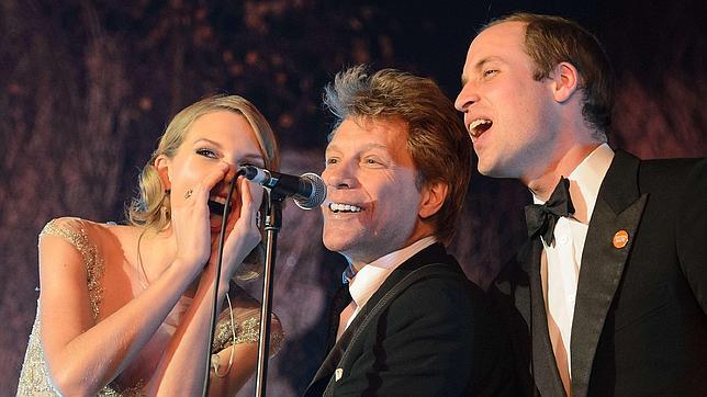 El Príncipe Guillermo canta con Bon Jovi y Taylor Swift