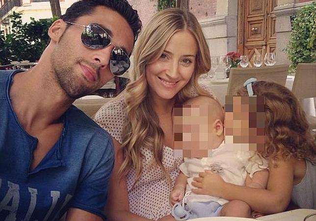 Foto de Arbeloa y Carlota el día de año nuevo de 2013 en pleno embarazo de su hijo Raúl