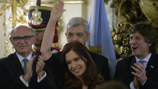 Kirchner llamará hoy a Rajoy para agradecer el papel del ministro Soria en la resolución del conflicto entre Repsol e YPF