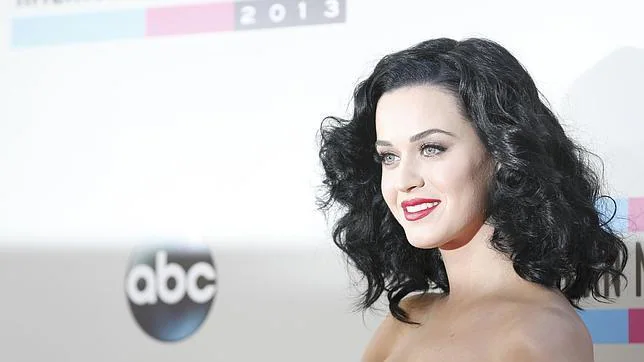 Katy Perry homenajea en Twitter a una fan que murió de cáncer