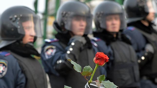 La oposición ucraniana organiza la resistencia y prepara una huelga general