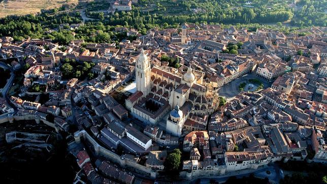 Perspectiva original de Segovia, con la catedral en primer término