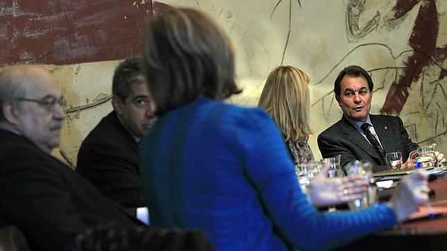 La Generalitat busca pactar la pregunta de la consulta para no hacer un «ridículo meteórico»