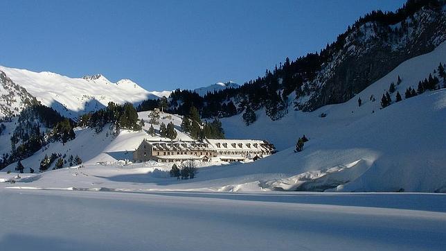 Hotel Hospital de Benasque, completamente nevado