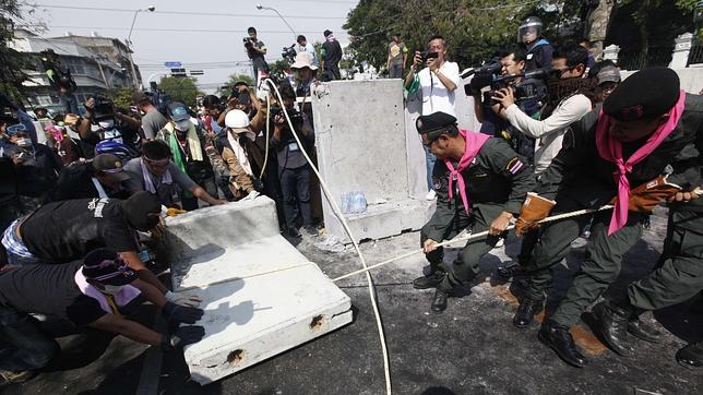Los opositores tailandeses celebran su «primera victoria» frente al gobierno