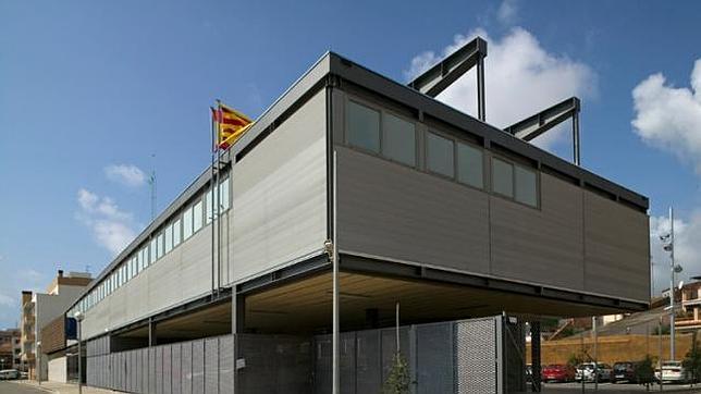 Imputados ocho mossos por la muerte de un detenido en la comisaría de El Vendrell