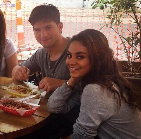 Ashton Kutcher y Mila Kunis están comprometidos