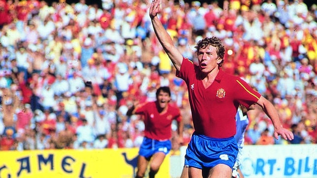 Butragueño celebrando uno de los cuatro goles que marcó a Dinamarca