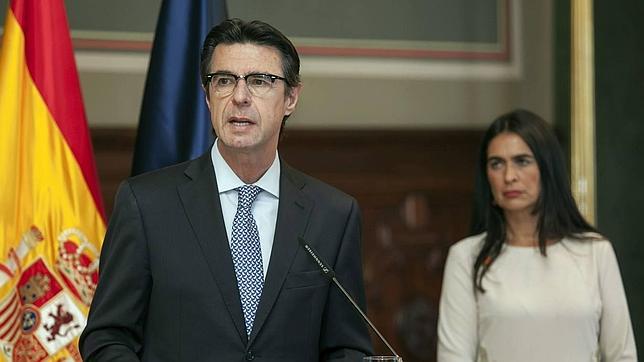 Soria desmiente que los permisos de las prospecciones frente a Canarias invadan competencias internacionales