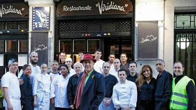 Abraham García, con su equipo, en «Viridiana»