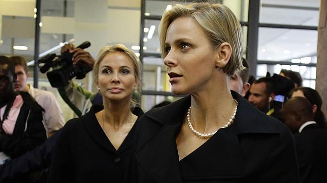 Corinna, acompañante de Charlene de Mónaco en el funeral de Mandela