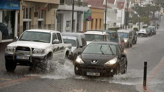Las lluvias pueden descargar 50 litros por metro cuadrado a la hora en La Palma y El Hierro