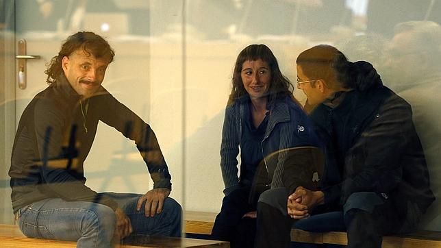 La Audiencia condena a 3.860 años a tres etarras por atentar contra la casa-cuartel de Burgos