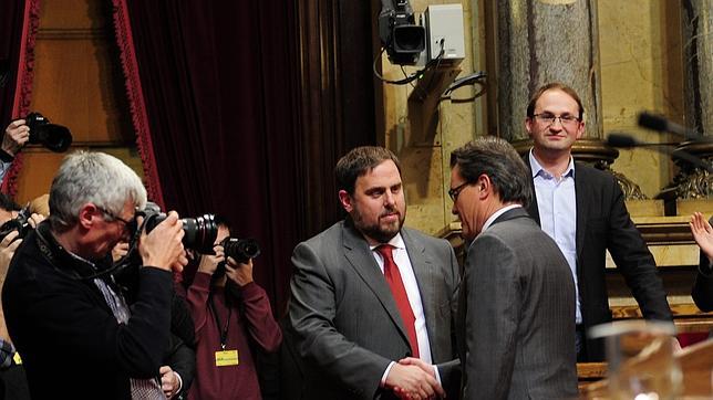 Mas, Junqueras y Herrera, reunidos en la Generalitat para negociar la consulta