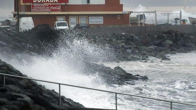 La reactivación del temporal en Tenerife deja 140 incidencias en la capital