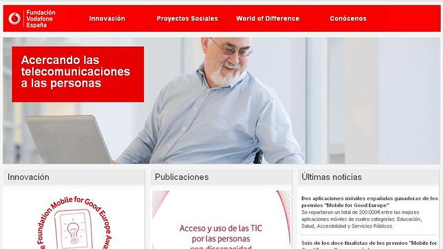 Cruz Roja forma en el uso de ordenadores e internet a 200 personas mayores