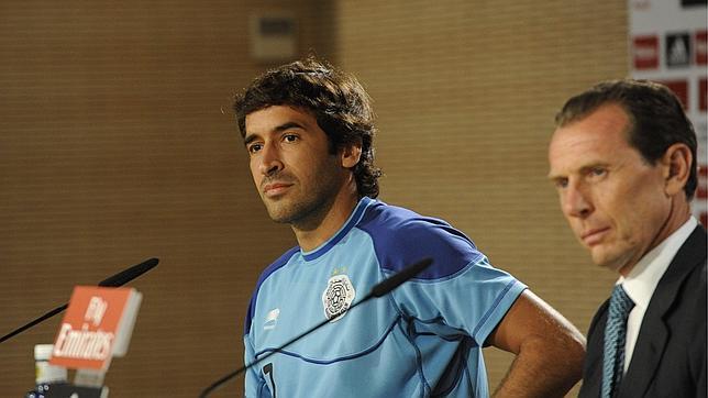 Butragueño: «Podemos llamar a Raúl»