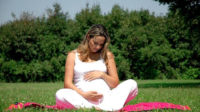 Tomar vitamina D en el embarazo mejora el desarrollo óseo del feto