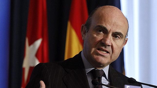 Guindos defenderá los «intereses españoles» en el expediente de la UE a los clubes de fútbol