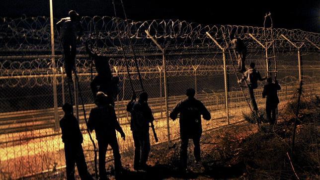 La UE da por bueno el uso de concertinas en Melilla