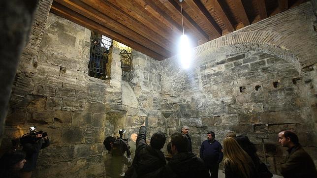 La cripta gótica hallada en la carbonera de La Seo se abre al público