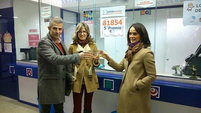 Lotería de Navidad 2013: una administración del Hiper Eroski de Pamplona reparte 3,6 millones de euros