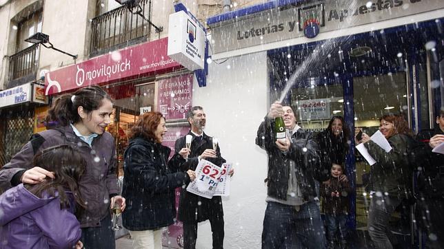Lotería de Navidad 2013: El sorteo deja cerca de 31 millones de euros en la región