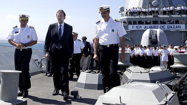 Rajoy, a bordo de la fragata «Álvaro de Bazán»: «Protegéis los intereses nacionales en el Índico»