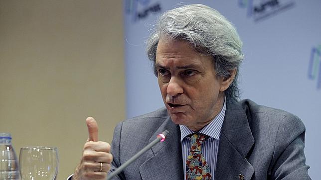 El presidente de las eléctricas: «No hay derecho a las acusaciones»