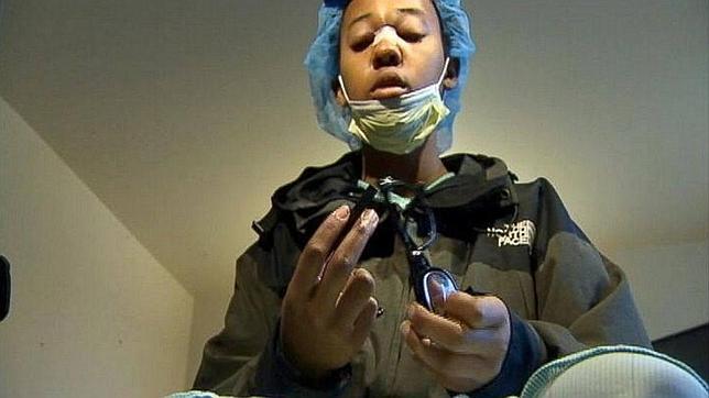 Se salva de morir de un balazo gracias a llevar las gafas puestas