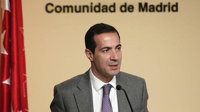 Madrid responde a Montoro y le reta a cumplir el objetivo de déficit