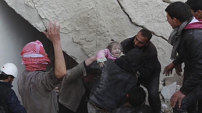 Al menos 39 muertos en bombardeos de la aviación del régimen sirio en Alepo