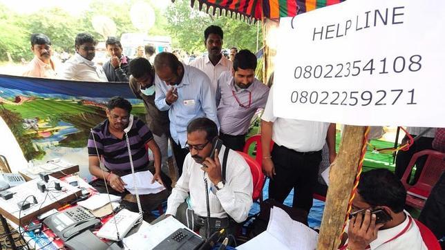 Mueren al menos 26 personas en el incendio de un tren en el sur de la India