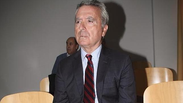 José Ortega Cano elude la cárcel sometiéndose a un cateterismo